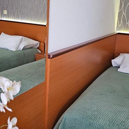 Sobe/Rooms Riva Zadar Exterior photo